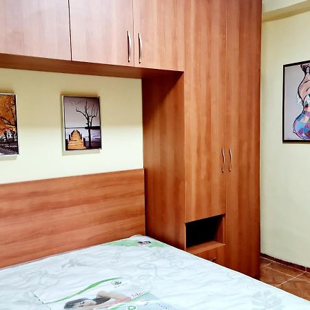 2V1 - 21 Dhjetori Am Apartment Tiranë Ngoại thất bức ảnh