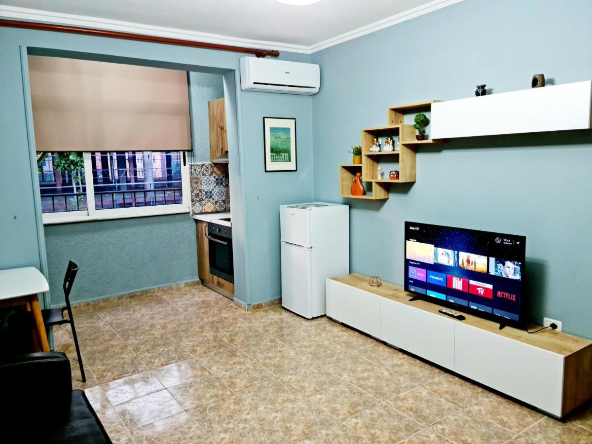 2V1 - 21 Dhjetori Am Apartment Tiranë Ngoại thất bức ảnh
