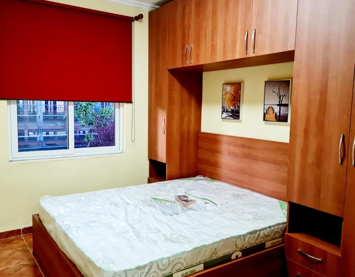 2V1 - 21 Dhjetori Am Apartment Tiranë Ngoại thất bức ảnh