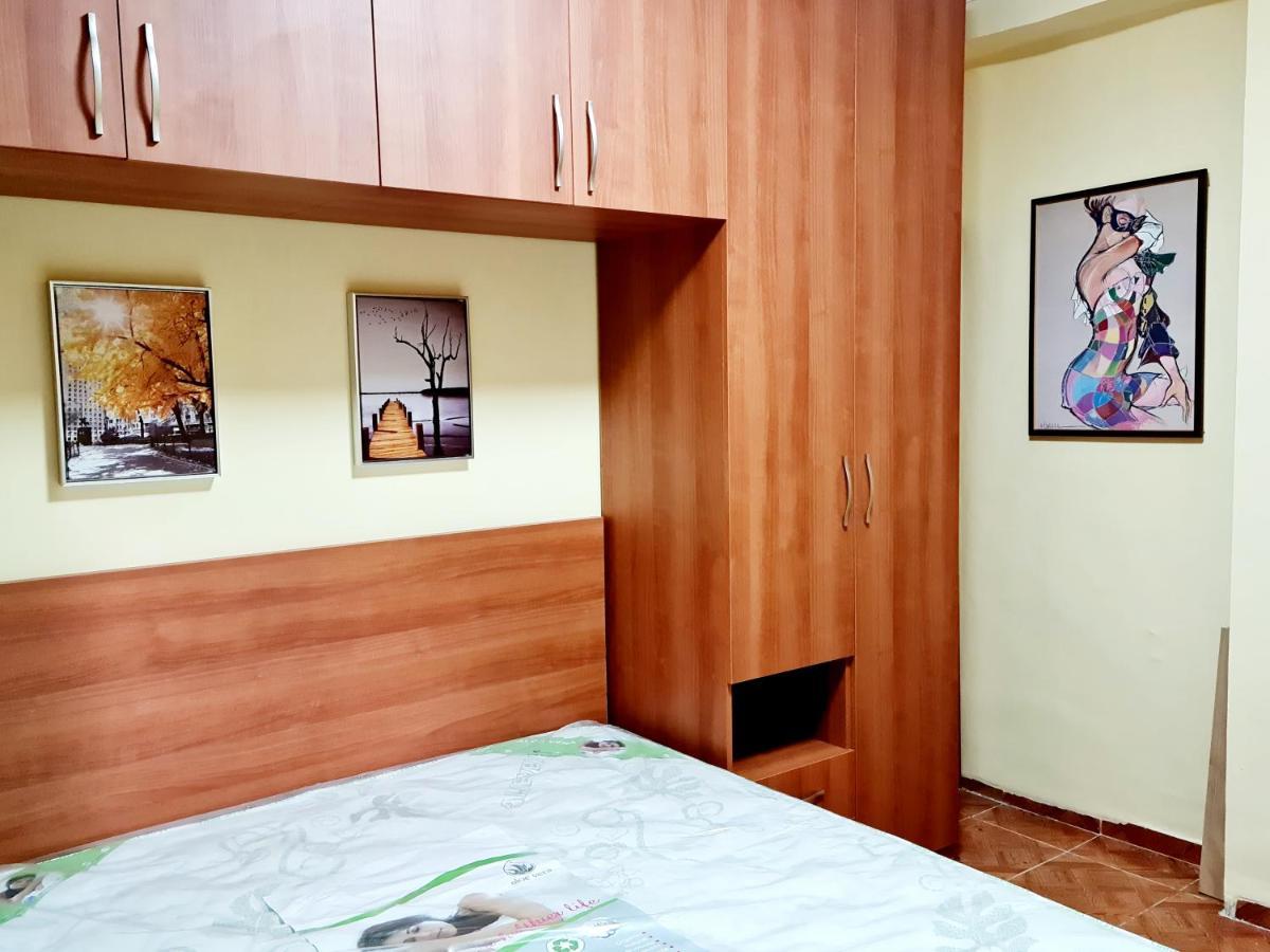 2V1 - 21 Dhjetori Am Apartment Tiranë Ngoại thất bức ảnh
