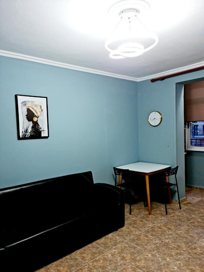 2V1 - 21 Dhjetori Am Apartment Tiranë Ngoại thất bức ảnh