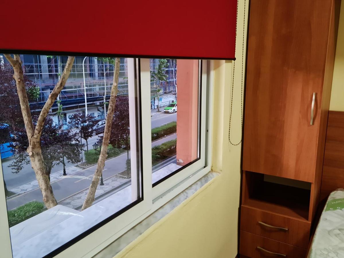 2V1 - 21 Dhjetori Am Apartment Tiranë Ngoại thất bức ảnh
